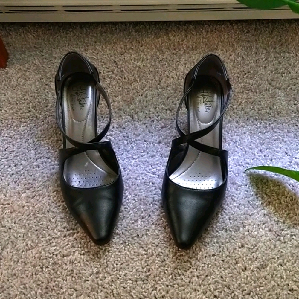 Lifestride soft system strappy heels